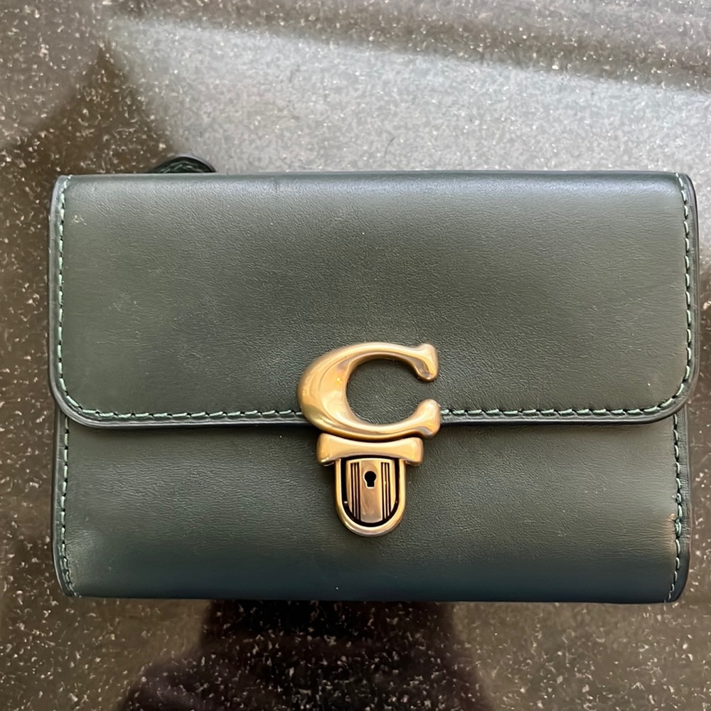EUC Coach Studio Medium Wallet in Amazon Green
